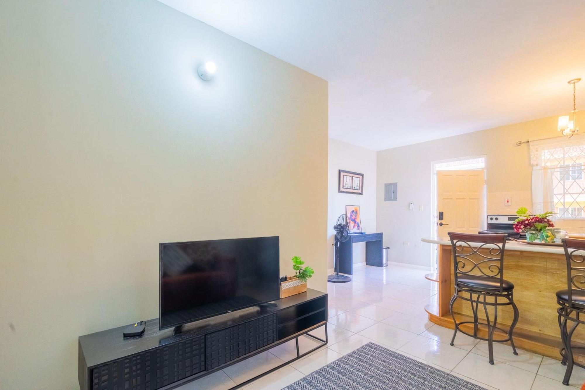 Musgrave Annex- Comfy 1 Bedroom Apartment On The Ground Floor Кінгстон Екстер'єр фото